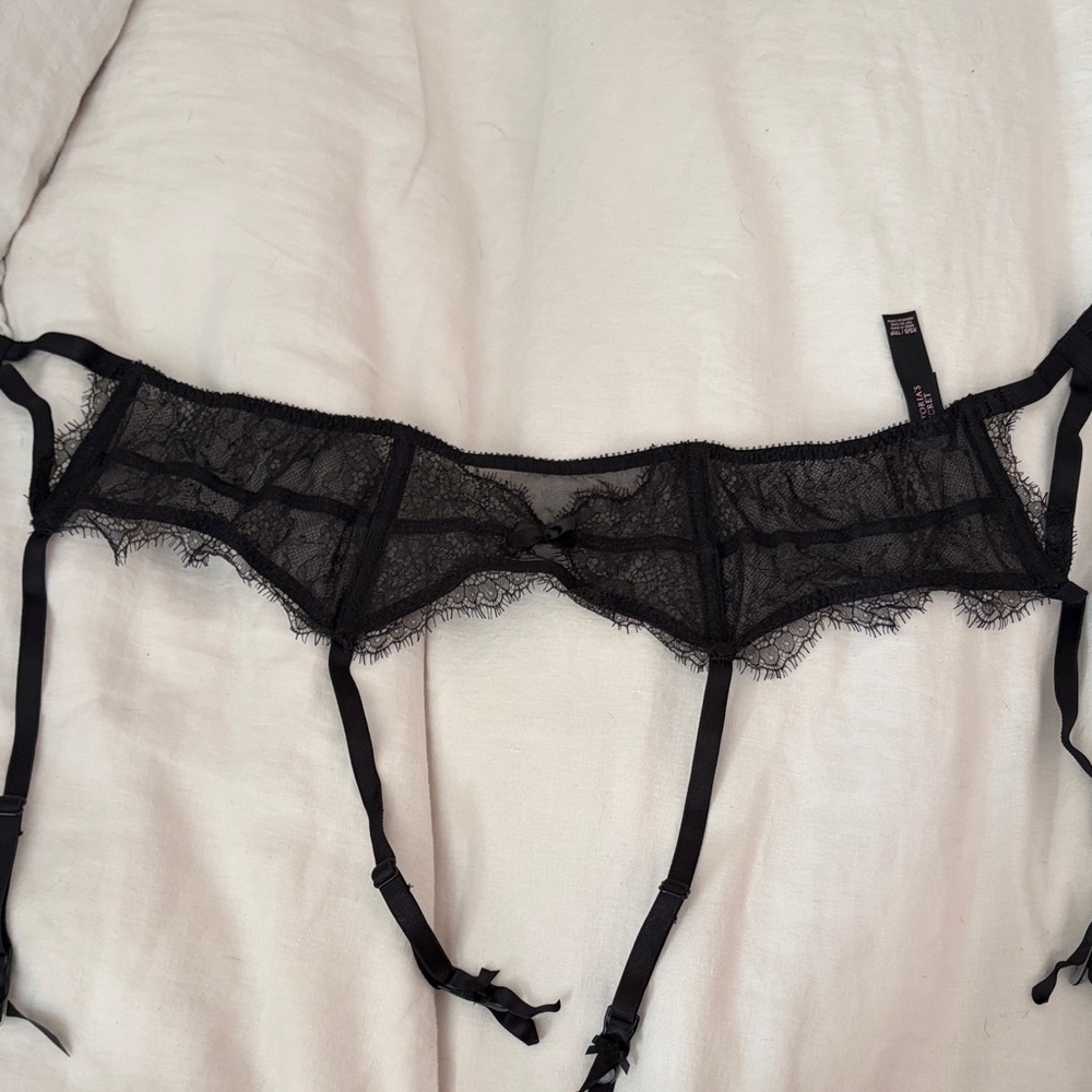 VS XS/S black lace garter belt
